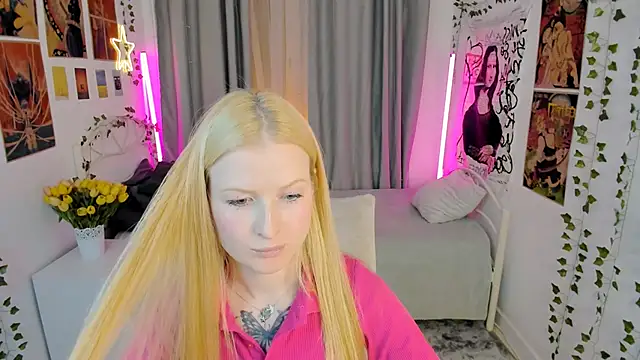 Laly_Peach webcam