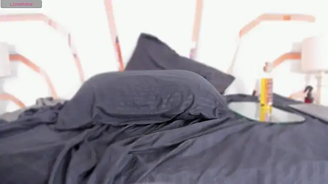 Mia-Medina webcam
