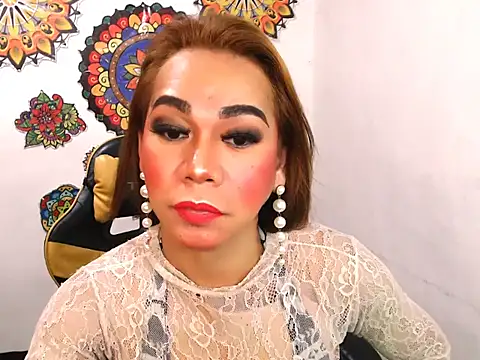 xxMistressWildKimxx webcam