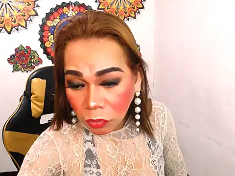 xxMistressWildKimxx webcam