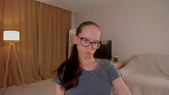 BettyBrowni webcam