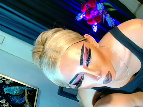 HOLLYWOOD_QUEEN_88 webcam