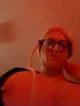 sissytrapdolly24 webcam