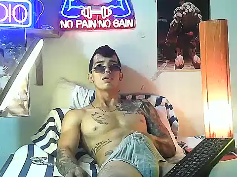Strongcockfitness webcam