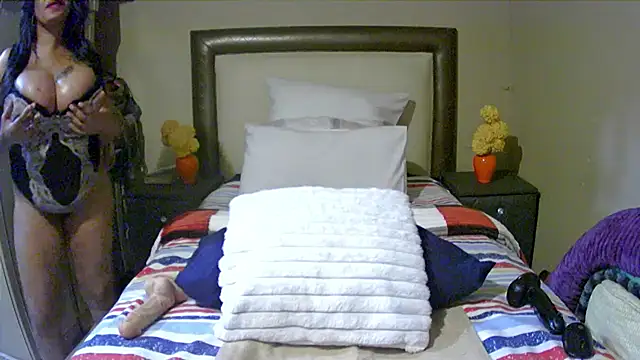 Kimmyboobs webcam