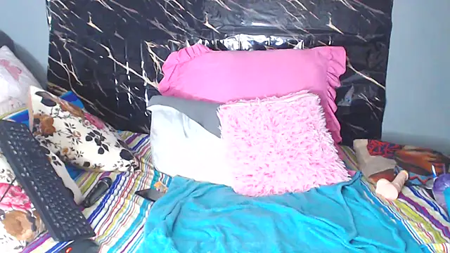 KinkyTall85 webcam