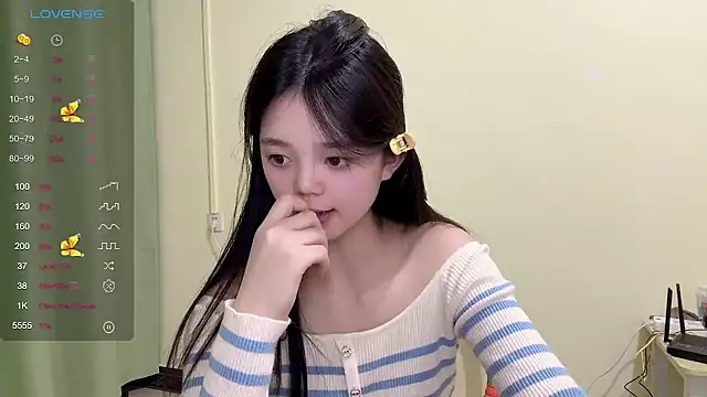 Nicole-13 webcam