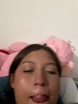 cielo6925 (F teen) - squirtt, 3 fingers in the ass