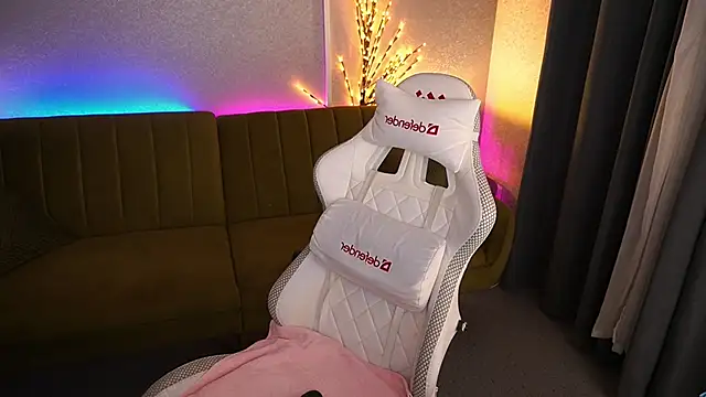 AnikaJane webcam