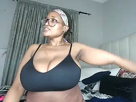 Bustygoddess32 webcam