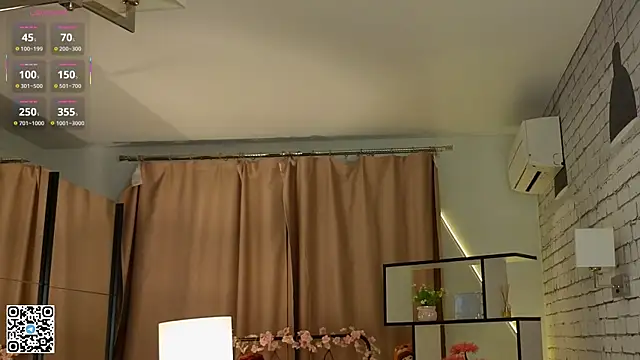 LorinaMaffitt webcam