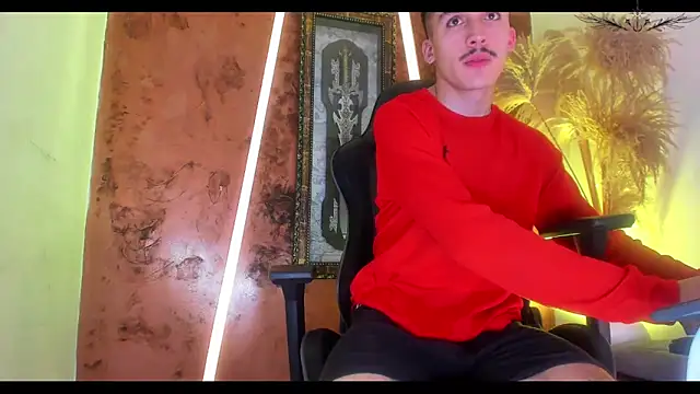 juli_bigcock21 webcam