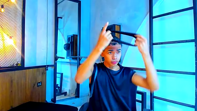 AlanCutee webcam
