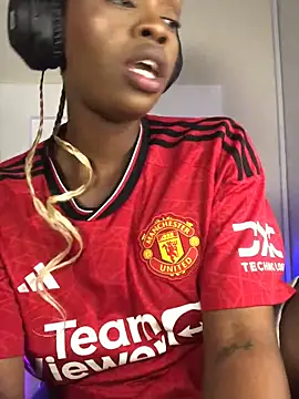 LuciousLips96 webcam