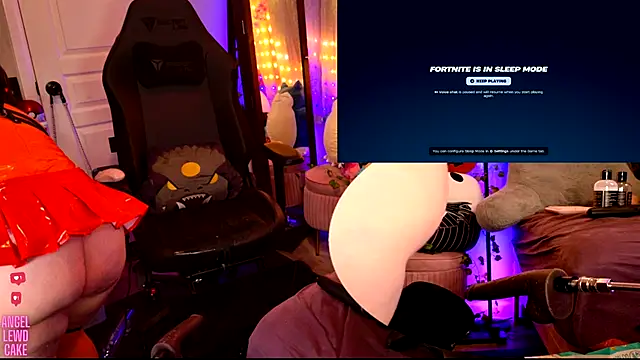 Angel-Lewd-Cake webcam