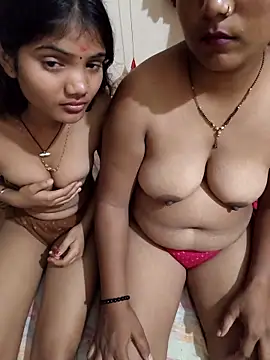 Unique_MomandDaughterrs webcam