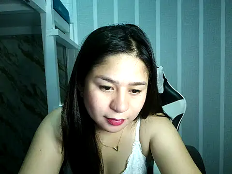 Mia_2022 webcam