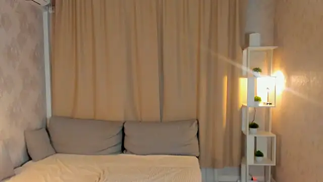 genevaarton - GenevaArton's free webcam - UK Sex Cams