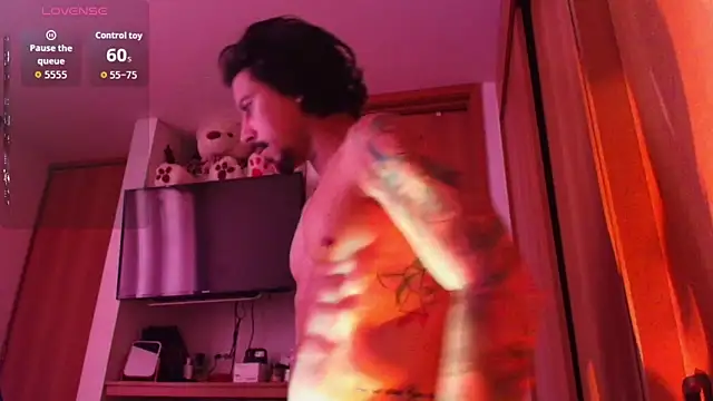 josemeirelesfox live cam screenshot male on Squirt Show – Wet & Wild Live Cams