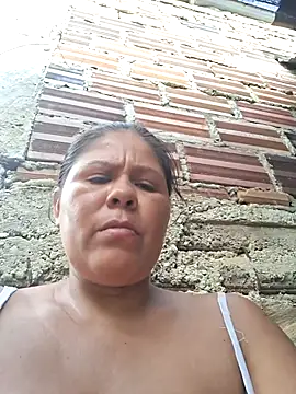 hotmom33 webcam