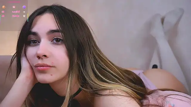 CupSizeGirl webcam