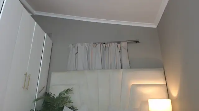 naughtyblackdolie webcam