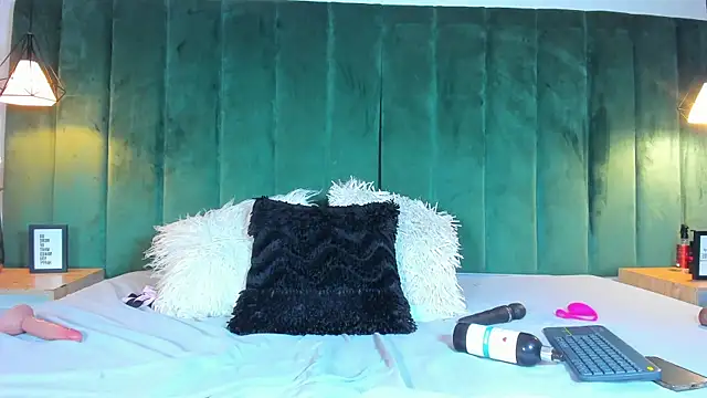 kittyy_milk_001 webcam