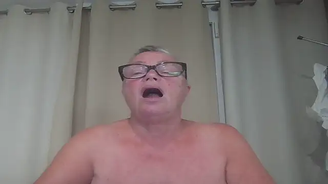 Mystery-Grandmother webcam