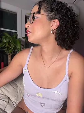 Lauyako_974 from StripChat is Freechat