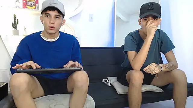 THREE_GUYS_HOT