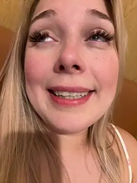 cherryauroraa (G young) - FUCK PUSSY BIG DILDO AT MCDONLDS