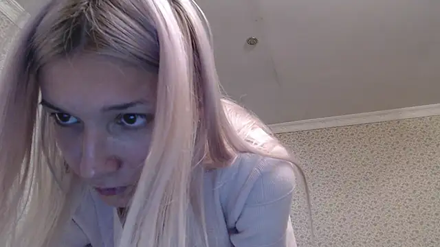 maybe_doll webcam