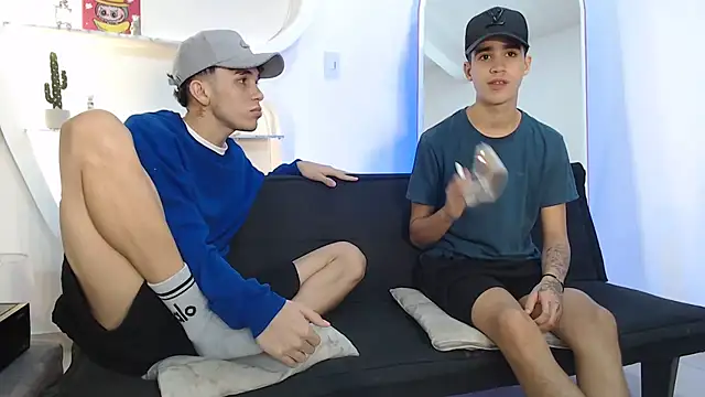 THREE_GUYS_HOT