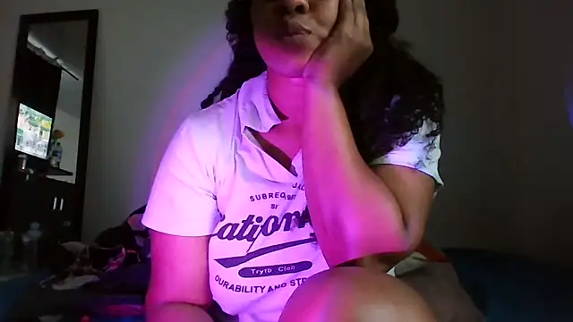 Dreambody- live cam screenshot female on Ohstagram — Live Cams & Adult Streams