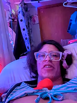 gurlnips webcam