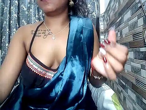 HOT_AARVI11 webcam