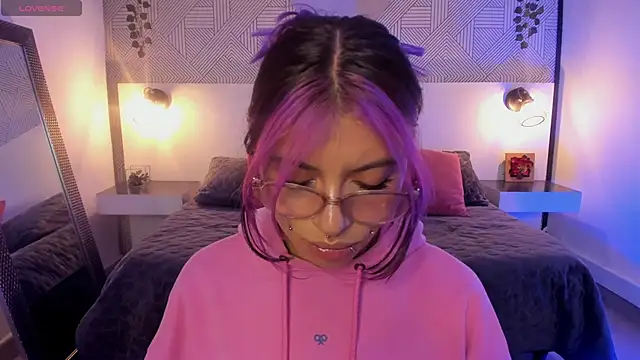 Violetta_Nur webcam
