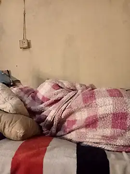 PetiteSquirtQueen webcam