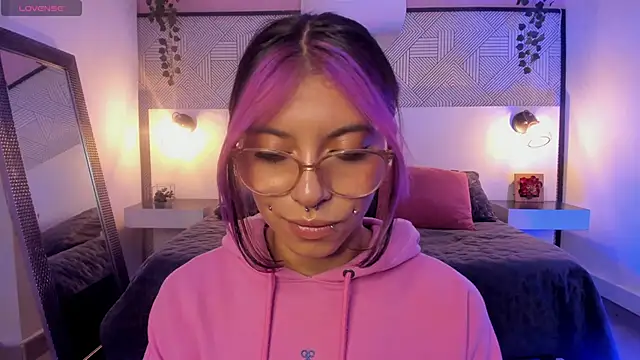 Violetta_Nur webcam