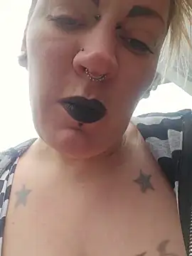 PinkTheHawk webcam