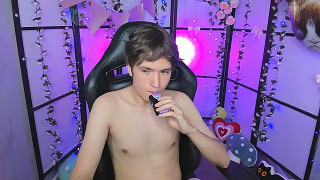 ethansinful - Ethansinful's free webcam