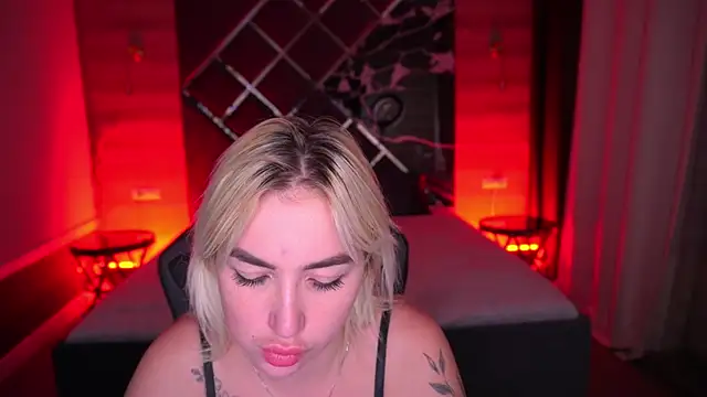 MariellaVi webcam