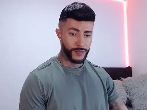 andrea_de_lucaa webcam