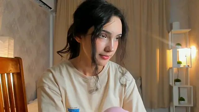 genevaarton - GenevaArton's free webcam