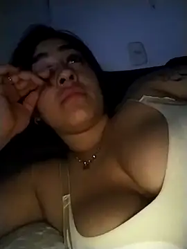 charlotte_cutee18 - Charlotte_cutee18's free webcam - UK Sex Cams