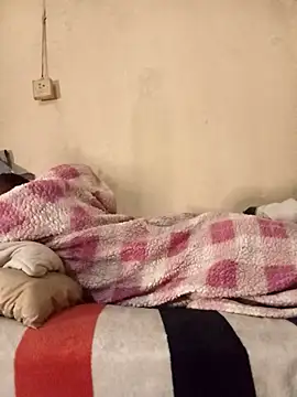 PetiteSquirtQueen webcam