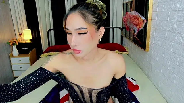 FinestCHLOExxx webcam