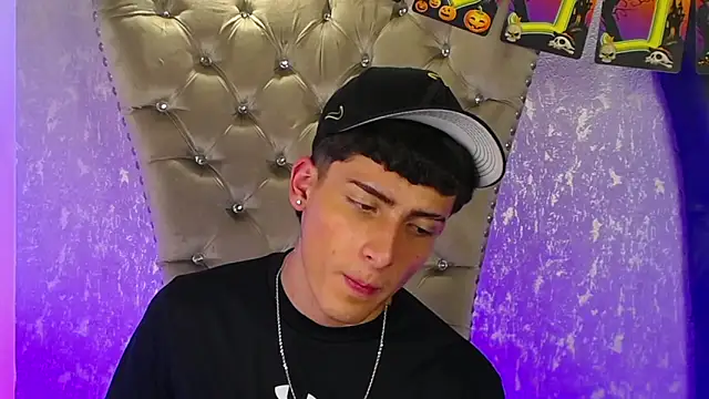 mateomitchell (M twink) - show dick + oil in my body