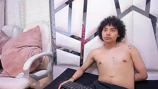 KiaraandEnzzo_ webcam