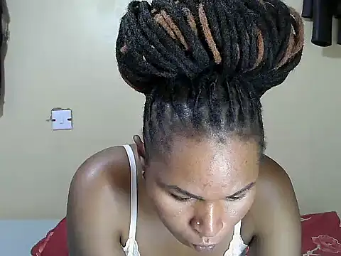 Creamy-Aisha webcam